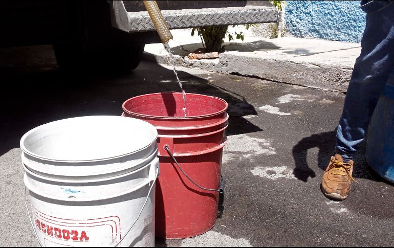 El SIAPA pone a disposición de los usuarios la línea de SIAPATEL (3668-2482) las 24 horas para reportes, quejas y aclaraciones. EL INFORMADOR / ARCHIVO