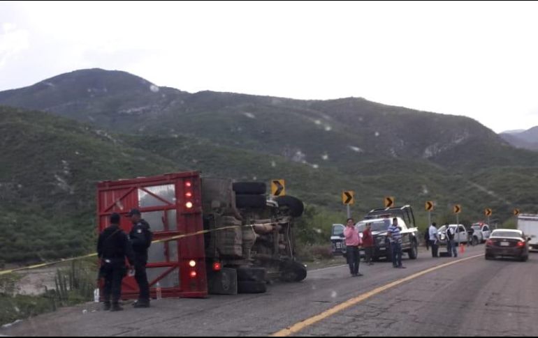 Los lesionados fueron trasladados a hospitales de Tlacolula de Matamoros y la ciudad de Oaxaca. TWITTER/@DialogosoaxacaO