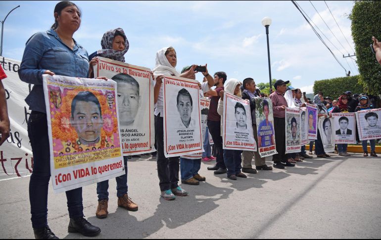 Los estudiantes arrojaron los proyectiles al portón de la infantería, a su interior y a un cajero, sin que hubiera lesionados por estos hechos. SUN