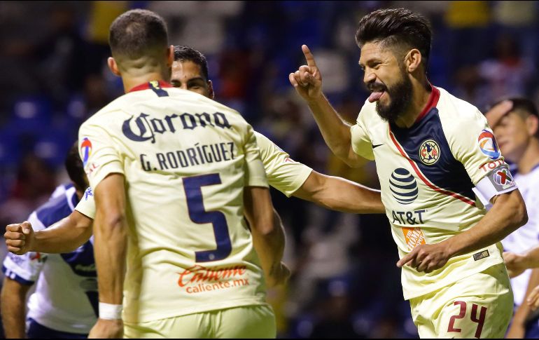 Oribe Peralta celebra el 2-1 a favor de sus Águilas, su quinto gol en el torneo. AFP/C. Milanés