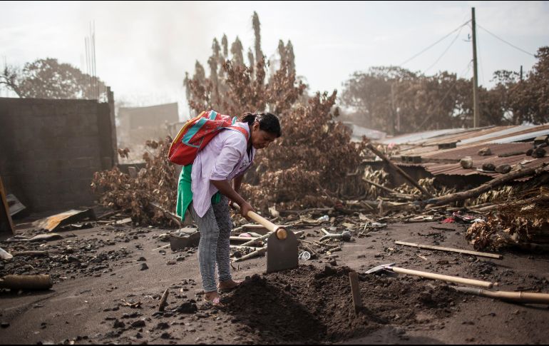 El número de desaparecidos por la tragedia es de 250 personas. AP/ARCHIVO