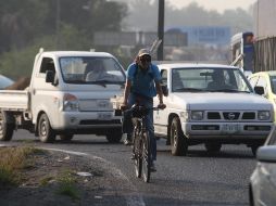 Calculan que cada automóvil privado puede requerir de ocho a más 16 metros cuadrados, y en muchos de sus viajes sólo lleva a una sola persona. EL INFORMADOR/ARCHIVO