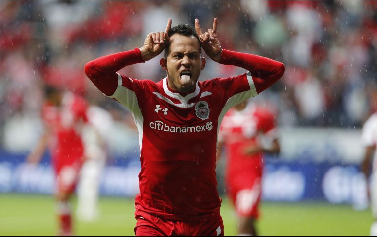 Rodrigo Salinas celebra el primer gol choricero. EFE/J. Núñez