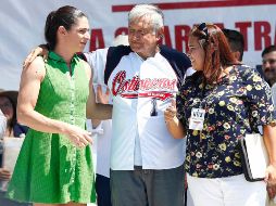 López Obrador continuó su trayecto hacia Ciudad Obregón mientras la mujer era dada de alta. SUN / Y. Xolalpa