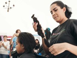 Isis Wong y su hija Valentina participaron en el evento “Mi Amigo Sin Pelo” que el Centro de Apoyo a Niños con Cáncer (Canica) A.C. llevó a cabo en Plaza del Sol con el objetivo de ayudar a los menores que padecen esta enfermedad. EL INFORMADOR • A. Camacho