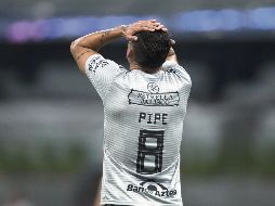 Andrés Andrade se lamenta después de que el Atlas sumara ayer su octava derrota del torneo, tras caer ante La Máquina del Cruz Azul en la cancha del Azteca. MEXSPORT