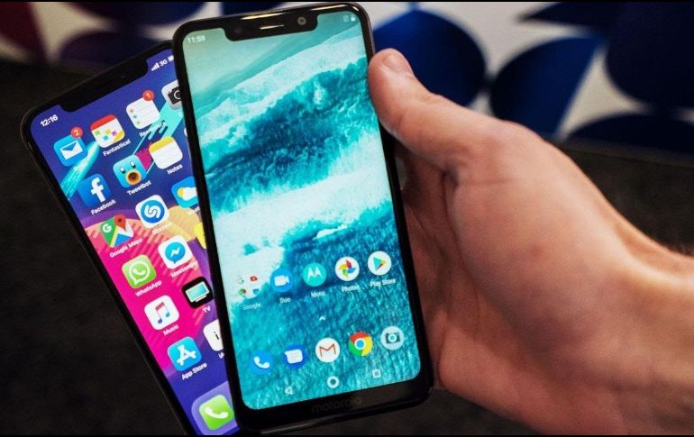 Cuenta con una pantalla LCD de 5.9 pulgadas y una cámara con Google Lens. YOUTUBE