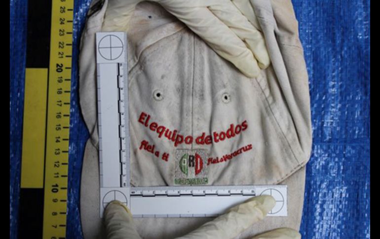 Las piezas son medidas como parte del registro. AP/Fiscalía General del Estado de Veracruz