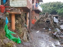 El Presidente Enrique Peña Nieto señaló en Twitter que ya ha dado indicaciones a Protección Civil para atender el siniestro; la Sedena aplicó el Plan DN-III-E a fin de apoyar a los damnificados. NTX / ESPECIAL