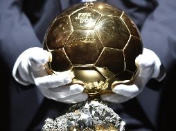 Desde 2008, Cristiano Ronaldo y Lionel Messi se han repartido los Balones de Oro, con cinco galardones cada uno. AFP / ARCHIVO