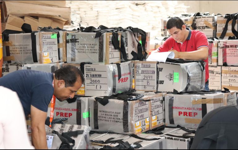 Los siete mil 174 paquetes son resguardados por elementos de la policía militar y federal. NTX / ESPECIAL