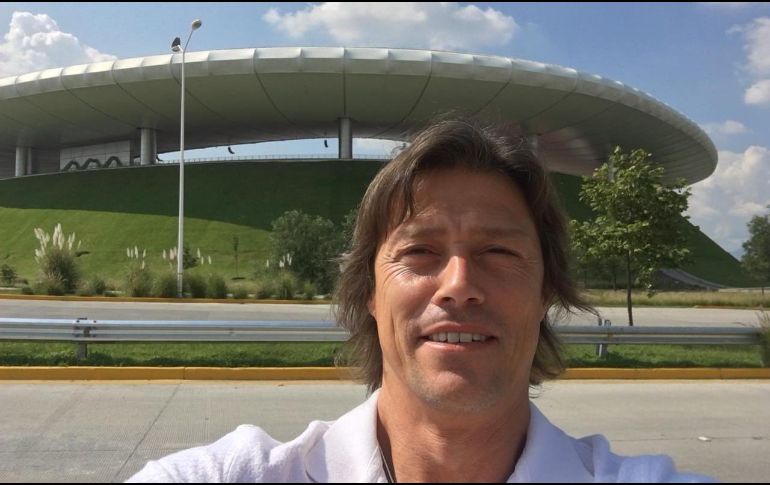 Almeyda vuelve al Estadio de Chivas... ¡de paseo!