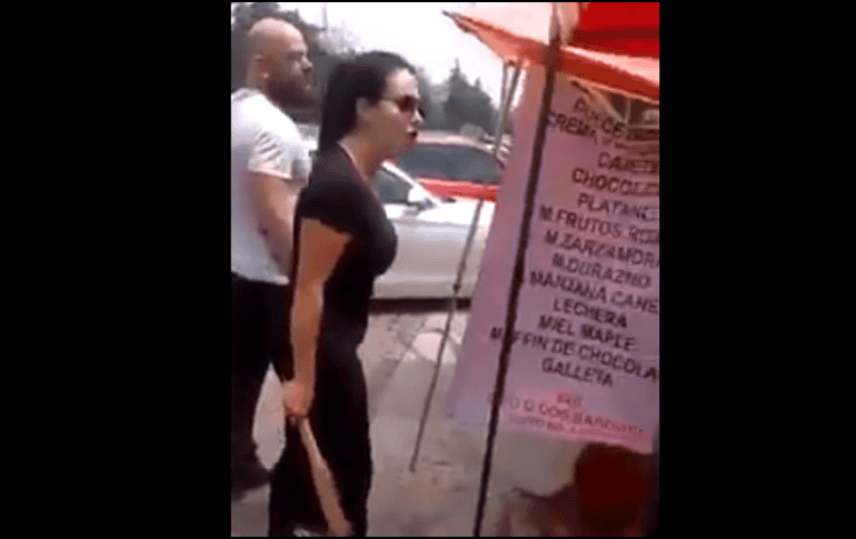 Los cibernautas hicieron un llamado para cesar actos de prepotencia y también para boicotear a un restaurante. TWITTER / @NewHacktivist