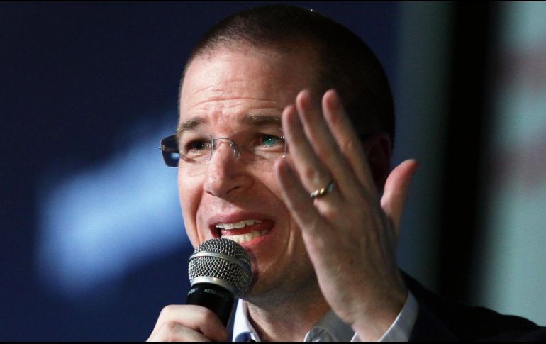 Anaya es licenciado en Derecho por UAQ en 2002, tiene una maestría en Derecho Fiscal por la Universidad del Valle de México (UVM), y un doctorado en Ciencias Políticas y Sociales en la UNAM. NTX / ARCHIVO