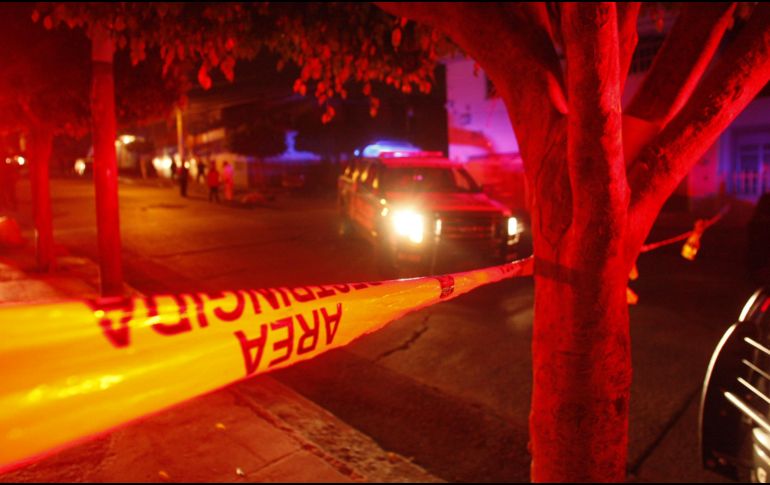 Los peritos procedieron a levantar los bultos para trasladarlos a las instalaciones del Semefo. EL INFORMADOR / ARCHIVO