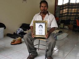 Este miércoles, a las 10:00 horas, los padres de los 43 estudiantes de la normal Rural de Ayotzinapa se reunirán con el presidente electo, Andrés Manuel López Obrador. SUN / RCC