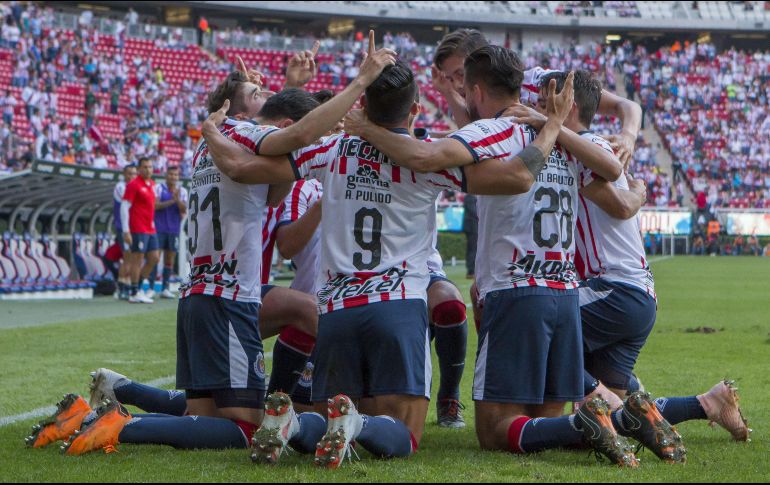Vergara cree que van por el camino correcto, ya que en poco tiempo ha tenido buenas cuentas y el primer equipo va de menos a más, pero todavía no es suficiente para tener a la afición feliz. MEXSPORT / ARCHIVO