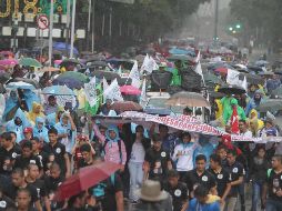 A pesar de la lluvia, cientos de personas se fueron sumando a las actividades. NTX/G. Durán