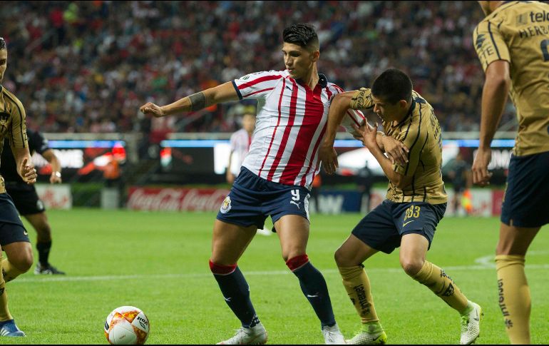 Pulido (I) anotó el 1-1 momentáneo al 10', pero Chivas desapareció a la ofensiva en el segundo tiempo. SUN/RCC