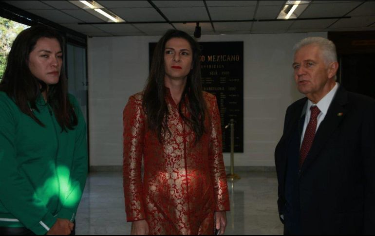 Sobre la llegada de Guevara a la Comisión Nacional de la Cultura Física y Deporte (Conade), la múltiple medallista (I) afirmó que es un paso hacia la igualdad. TWITTER / @COM_Mexico