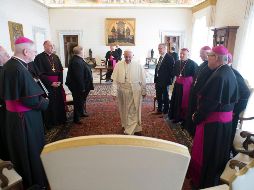 El Pontífice señala que los problemas en el matrimonio muestran una debilidad de la fe cristiana y una falta de acompañamiento eclesial. AFP