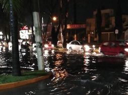 Las inundaciones en vialidades que más afectaron fueron Av. López Mateos, Mariano Otero, Patria, y Periférico. TWITTER / @Merestoteles