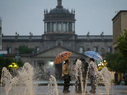 Exhortan a la población en general a extremar precauciones por lluvias, viento y oleaje en zonas costeras, y atender las recomendaciones emitidas por las autoridades. EL INFORMADOR / ARCHIVO