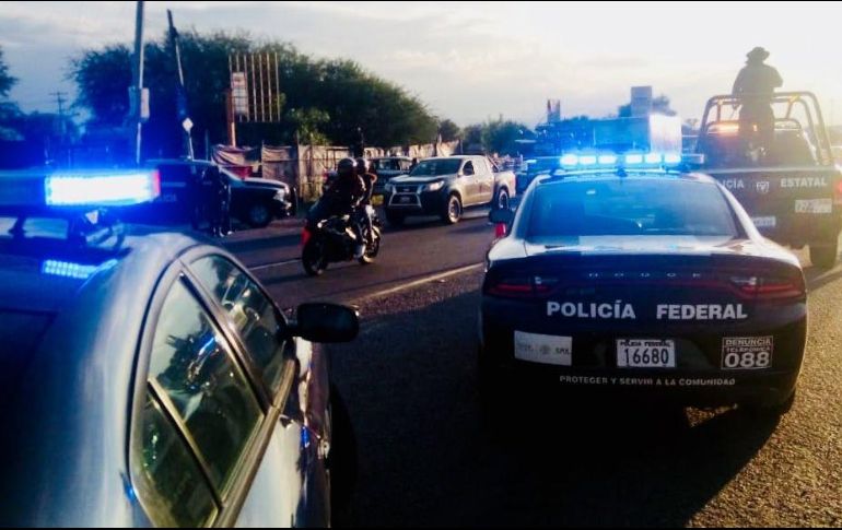 Autoridades aseguraron siete armas largas, artefactos explosivos improvisados y un tubo lanzagranadas, así como siete camionetas. ESPECIAL