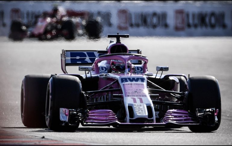 El tapatío, que saldrá octavo, espera ''ganar algunas posiciones en la salida'' y mostrarse acertado en la estrategia. AFP / A. Nemenov