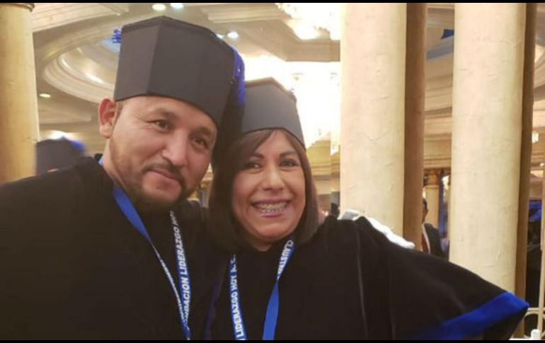 Durante la ceremonia realizada en Pachuca, Hidalgo, se reconoció el importante trabajo que ha realizado en varias colonias de la capital potosina para apoyar a chavos banda en la lucha contra las adicciones. TWITTER / @HildaLuis_