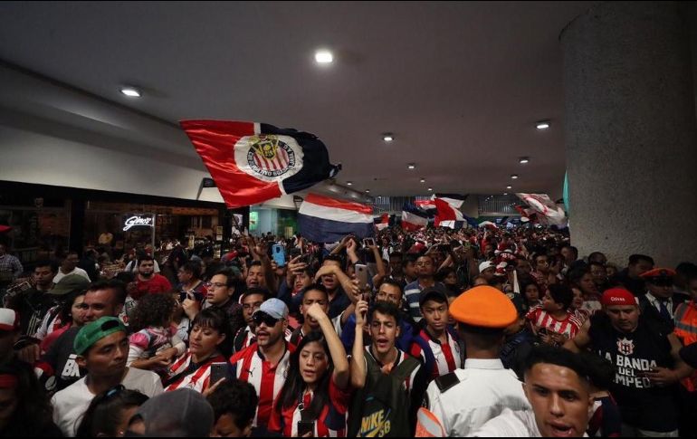 Los futbolistas del Rebaño agradecieron la presencia de los aficionados con mensajes en sus cuentas de redes sociales. TWITTER/@FerbBeltran