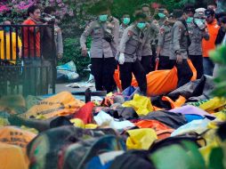 El terremoto se registró tan solo unas horas después de otro fuerte sismo, de magnitud 6.1, en la misma zona, seguido por varias réplicas.  AP / Rifki