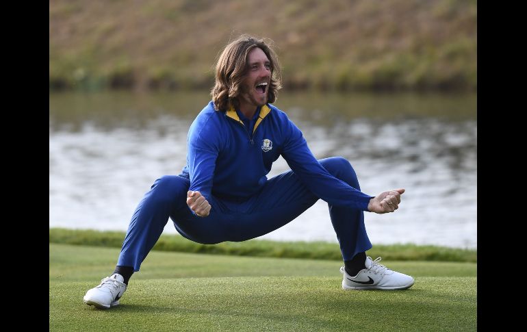 El golfista inglés Tommy Fleetwood festeja luego de que su equipo, Europa, ganó la Copa Ryder en la ciudad francesa de Saint Quentin en Yvelines. AFP/F. Fife