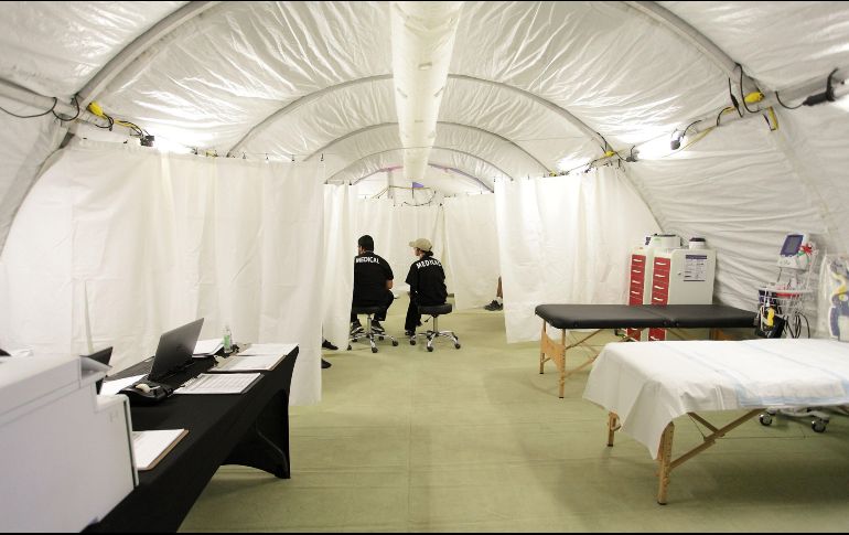 Las carpas con aire acondicionado que varían en tamaño, cuenta con inodoros portátiles, con espacios para la recreación y la atención médica. EFE / ARCHIVO
