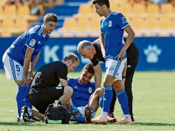Una inoportuna lesión provoca la salida de Alanís apenas al minuto 18. @RealOviedo