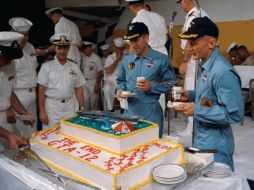 Personal de la NASA compartió un pastel con motivo de esta fecha especial. TWITTER/@NASA