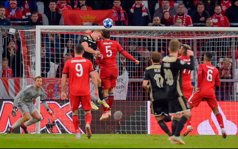 Los equipos siguieron el intento por imponer su juego, pero ninguno tuvo la contundencia necesaria para irse al frente. AFP / G. Schiffmann
