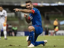 Martin Cauteruccio festeja el tanto que amarró el triunfo de Cruz Azul, ante unos aguerridos Bravos de Ciudad Juárez que jugaron con uno menos todo el segundo tiempo. MEXSPORT