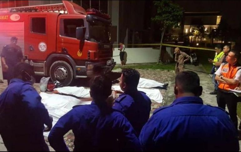 Los buzos, de entre 34 y 24 años, forcejearon durante 30 minutos en el agua. ESPECIAL