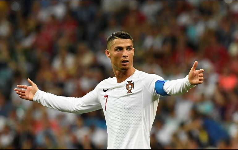 El delantero es un héroe nacional en Portugal y la personalidad más célebre del país. Con 154 partidos y 85 anotaciones, es su máximo goleador histórico. AFP / ARCHIVO