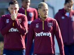 El mexicano ha sido descartado en los últimos partidos a causa de un virus que le ha provocado reposo absoluto; la próxima semana podría jugar contra el Tottenham. TWITTER / @WestHamEspanol