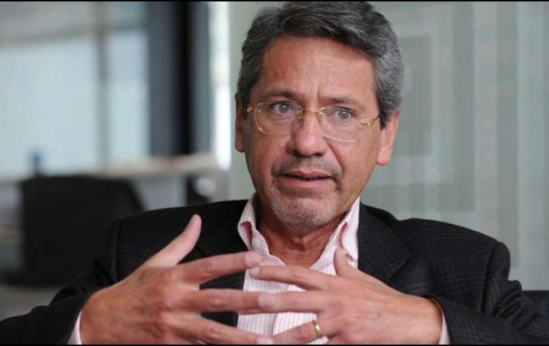 Raúl Vallejo ha ejercido, en diversas etapas, los cargos de ministro y embajador, y ha recibido distintos reconocimientos literarios. TWITTER/@jduran5915