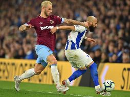 La defensa local cerró todos los espacios para evitar problemas con el West Ham. AFP/G. Kirk