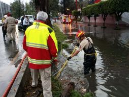 Para evitar contratiempos, autoridades piden a la ciudadanía tomar vías alternas ya que en los puntos más afectados se realizarán trabajos de limpieza para evitar accidentes y desahogar la zona.  ESPECIAL/ Bomberos de Zapopan
