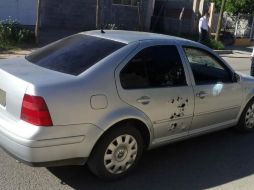 El vehículo quedó con múltiples impactos de bala de grueso calibre. TWITTER