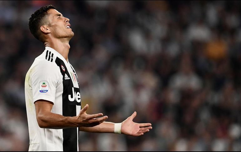 Los intentos del cinco veces Jugador del Año y su club por influir en la opinión pública a su favor no han tenido éxito. AFP/M. Bertorello