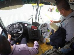 El 31 de octubre se cumple el plazo para que cinco mil 200 unidades de transporte tengan instalado el lector de tarjetas. EL INFORMADOR/Archivo