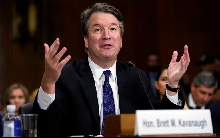 Trump habla antes de la votación final en el Senado sobre la nominación de Kavanaugh, que se ha visto salpicado por acusaciones de haber abusado sexualmente de por lo menos tres mujeres. AP / ARCHIVO