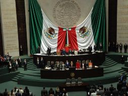 El documento dice que de dieta bruta mensual, los diputados recibirán al mes 105 mil 378 pesos como; como aguinaldo 140 mil 504 pesos como ingresos y además recibirán al mes como apoyos por Asistencia Legislativa 45 mil 786 pesos. TWITTER / @Mx_Diputados