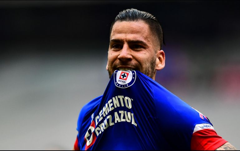 Hernández, de penalti, y Méndez (en la imagen) de cabeza anotaron los goles celestes. AFP/R. Schemidt